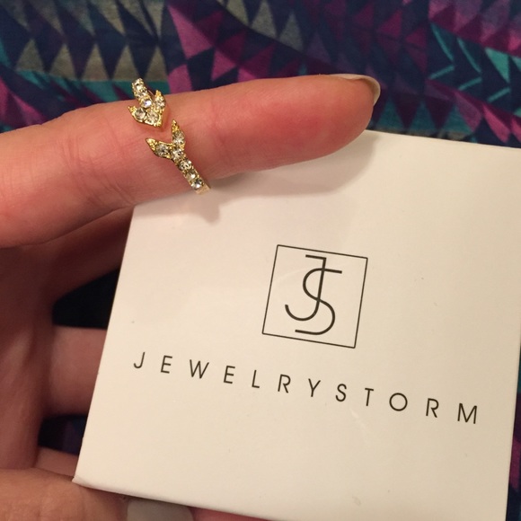 SOLD▪️JewelryStorm Endless Arrow Ring - Picture 3 of 4